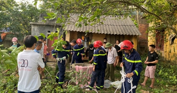 Thanh Hoá: Cứu sống người đàn ông mắc kẹt dưới giếng