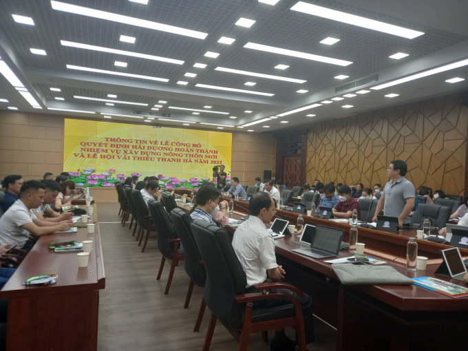 Quang cảnh buổi họp b&aacute;o.