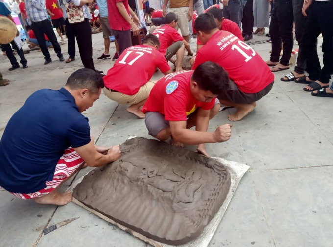 Pháo đất là trò chơi truyền thống được nhiều nơi trong tỉnh Hải Dương gìn giữ và phát huy.