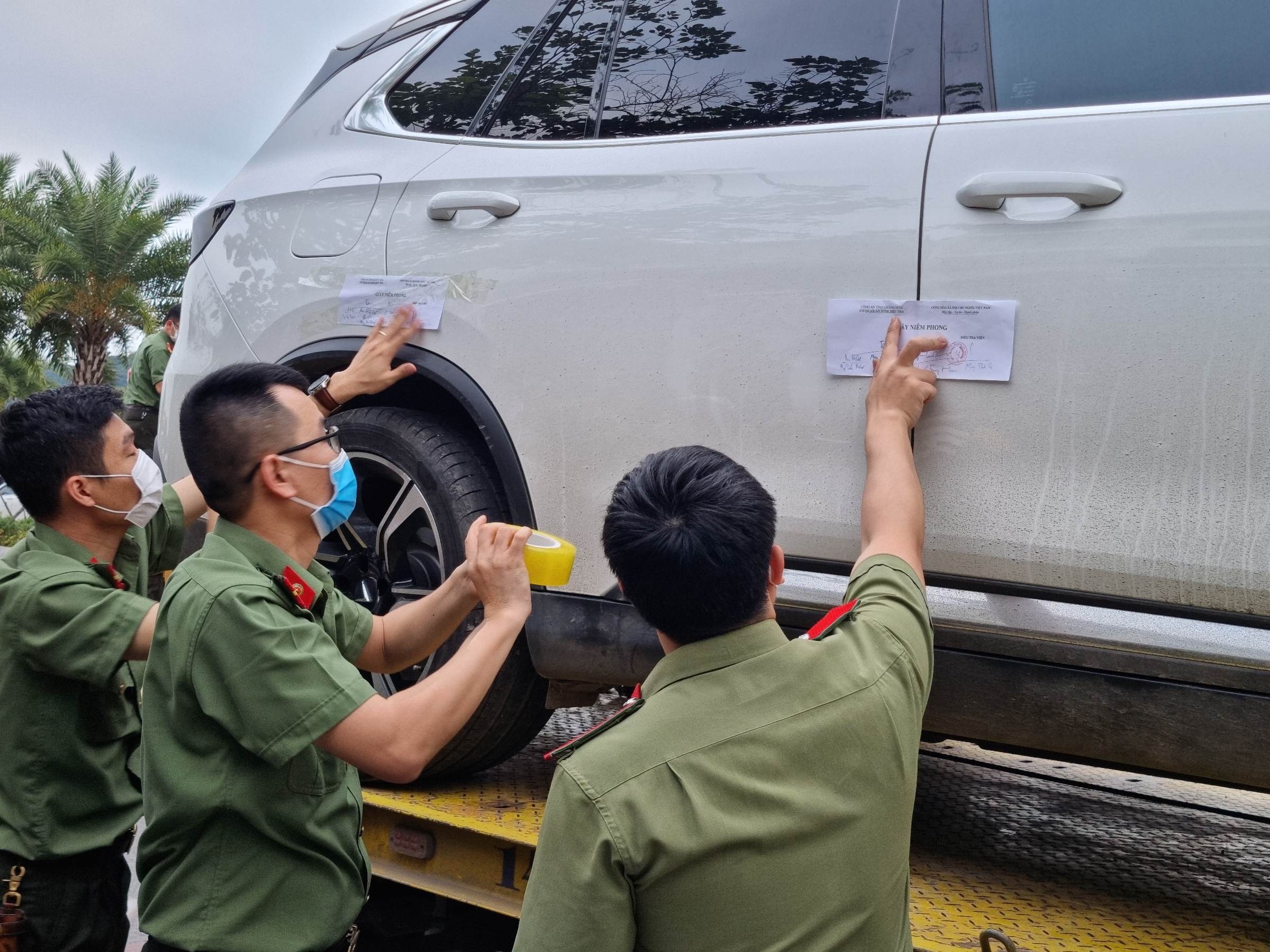 Chiếc VinFat Lux SA.