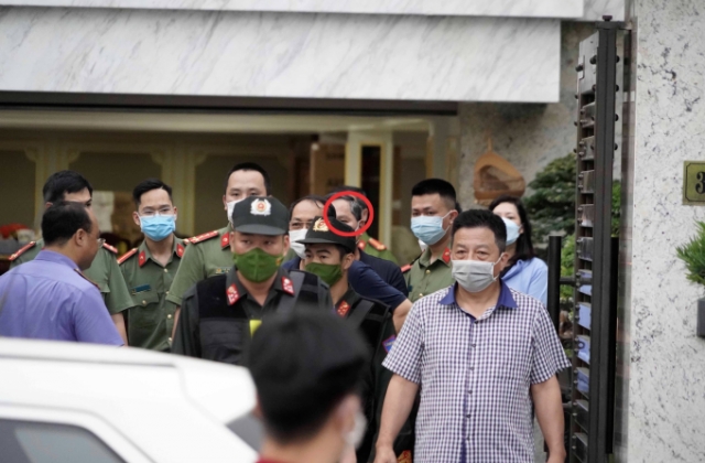 Khám xét nhà nguyên Chủ tịch TP Hạ Long, 4 chiếc ô tô bị niêm phong để điều tra