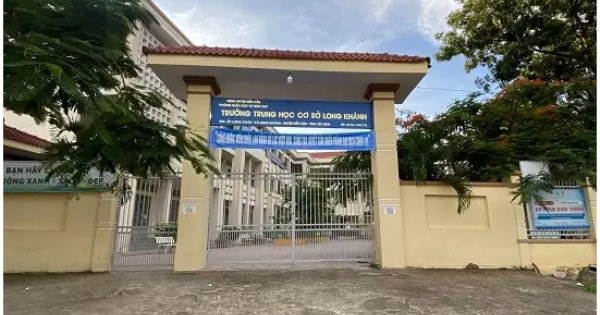 Phó hiệu trưởng bị tố sờ ngực nữ sinh trong phòng làm việc