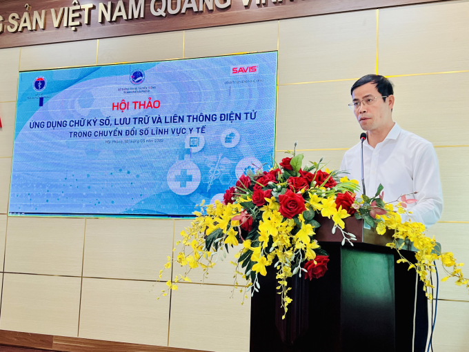 Phó Giám đốc Sở Thông tin và Truyền thông Vũ Đại Thắng phát biểu tại hội thảo..