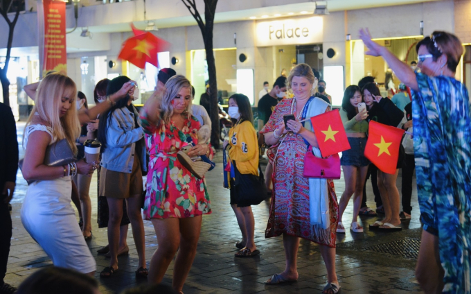 48017B42-4C65-449A-BE6A-E3C79DA3D29C.