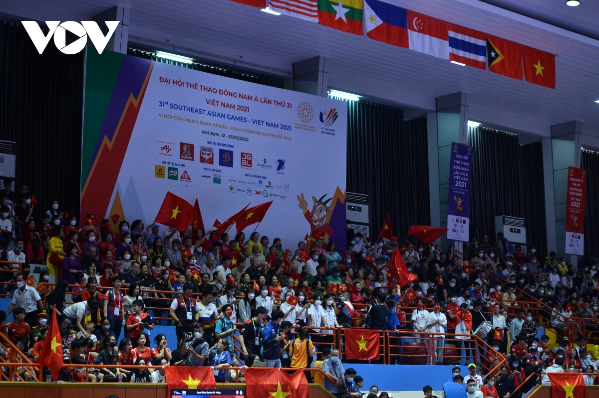 Các địa điểm tổ chức thi đấu luôn chật kín khán giả