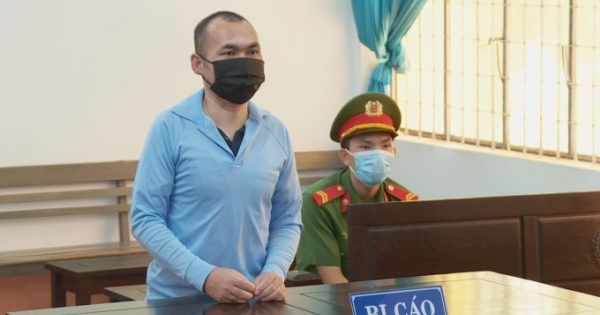 Xét xử đối tượng giận vợ dùng dao cứa cổ con gái ruột dẫn đến thương tật