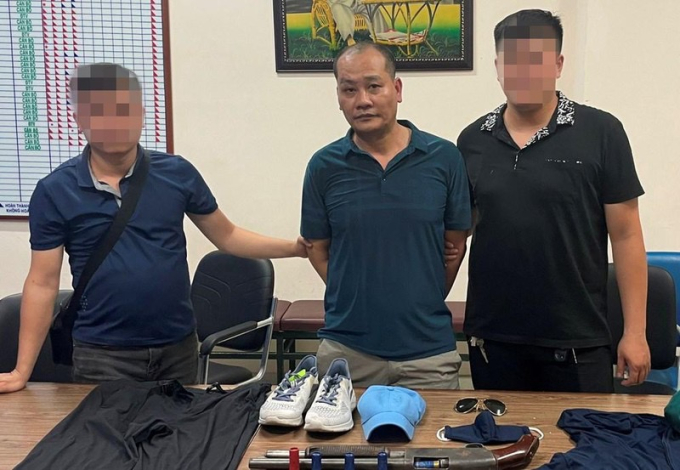 Đối tượng Đào Anh Tuấn và tang vật.