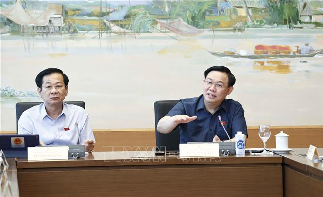 Chiều 26/5, Chủ tịch Quốc hội Vương Đình Huệ đã tham gia thảo luận ở tổ về dự án Luật Thanh tra (sửa đổi) và dự án Luật Khám bệnh, chữa bệnh (sửa đổi). Ảnh: Doãn Tấn/TTXVN