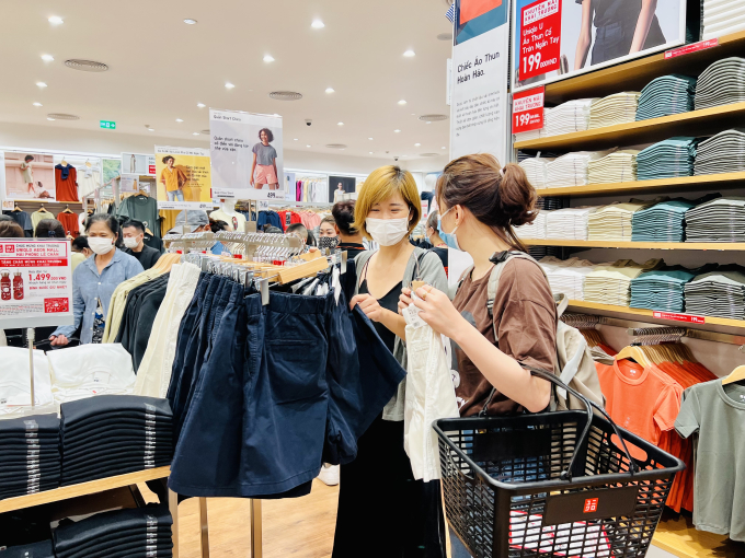 UNIQLO Hải Ph&ograve;ng L&ecirc; Ch&acirc;n hứa hẹn mang đến cho kh&aacute;ch h&agrave;ng trải nghiệm mua sắm mới mẻ, hấp dẫn.