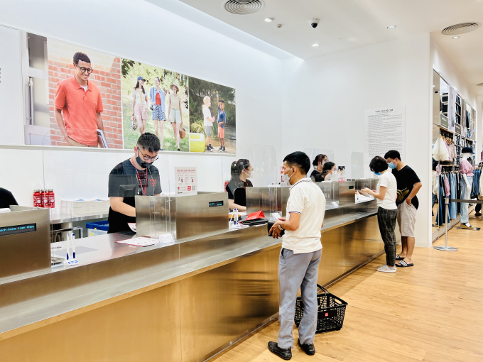 trong tuần khai trương, kh&aacute;ch h&agrave;ng sẽ c&oacute; cơ hội cập nhật đầy đủ c&aacute;c sản phẩm mới nhất, tận hưởng c&aacute;c chương tr&igrave;nh ưu đ&atilde;i &aacute;p dụng