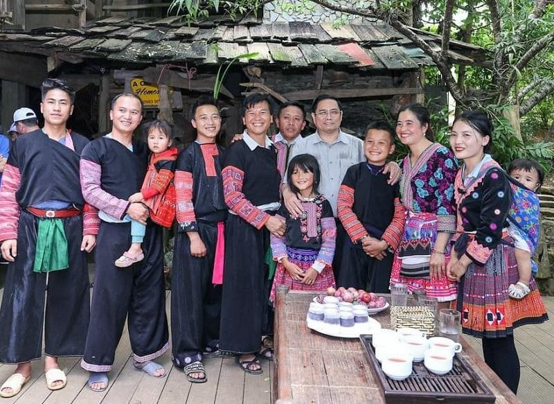 Thủ tướng Phạm Minh Ch&iacute;nh kiểm tra dự &aacute;n cao tốc H&ograve;a B&igrave;nh &ndash; Mộc Ch&acirc;u ảnh 3