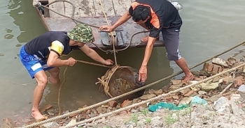 Phát hiện 01 quả bom nặng hơn 500kg trên sông Đuống