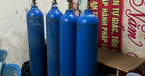 Quảng Ninh: Phát hiện 2 cơ sở vi phạm đến khí cười và shisha