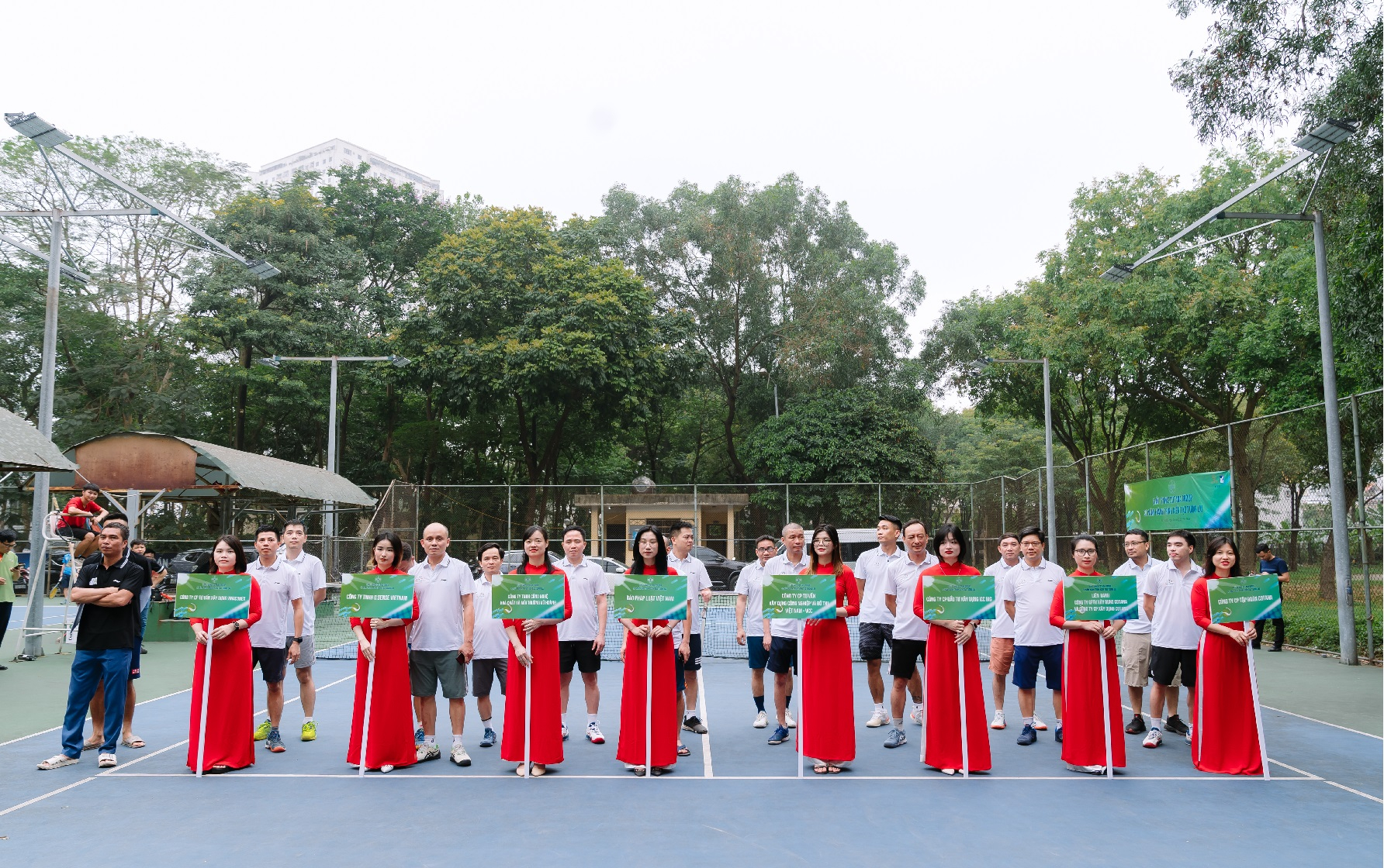 Giải tenis Cotana Group với chủ đề &ldquo;30 năm - D&ograve;ng chảy kiến tạo tương lai&rdquo; khai mạc v&agrave;o s&aacute;ng 6/5.