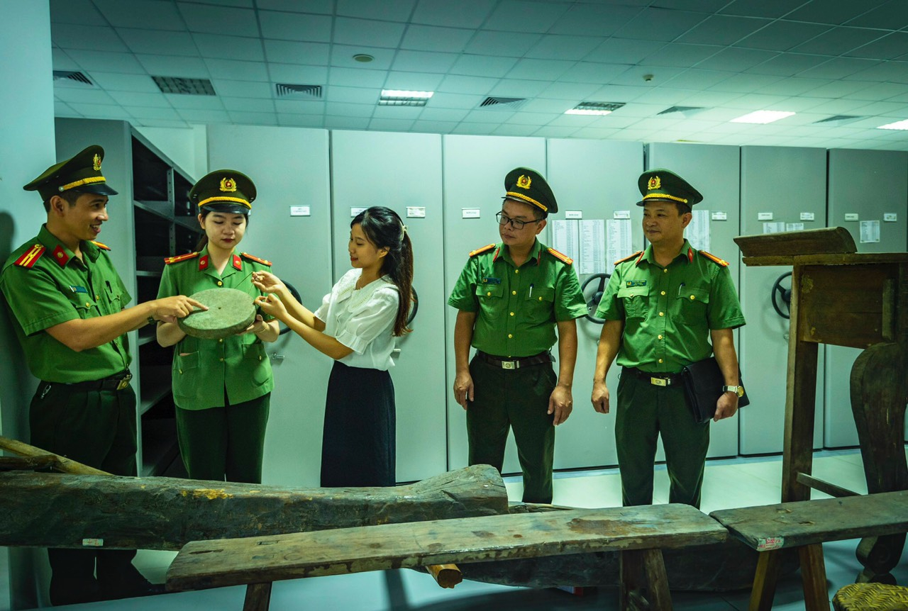 6245CEAF-200C-4E69-8E3C-D7C9AA6DBA70.