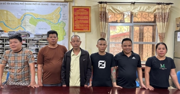 Hà Giang: 6 đối tượng đang say mê chơi sóc đĩa thì bị bắt