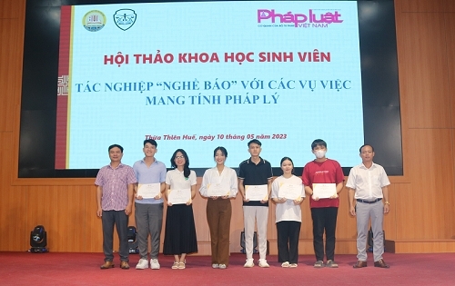 Sinh viên Luật lần đầu tác nghiệp “nghề báo” với các vụ việc mang tính pháp lý