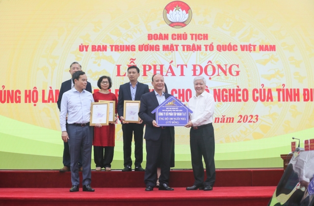 T&amp;amp;T Group ủng hộ 5 tỷ đồng hỗ trợ l&agrave;m nh&agrave; cho người ngh&egrave;o tỉnh Điện Bi&ecirc;n