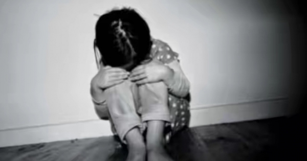 Đánh con 5 tuổi đến nhập viện, người cha bị khởi tố, bắt giam