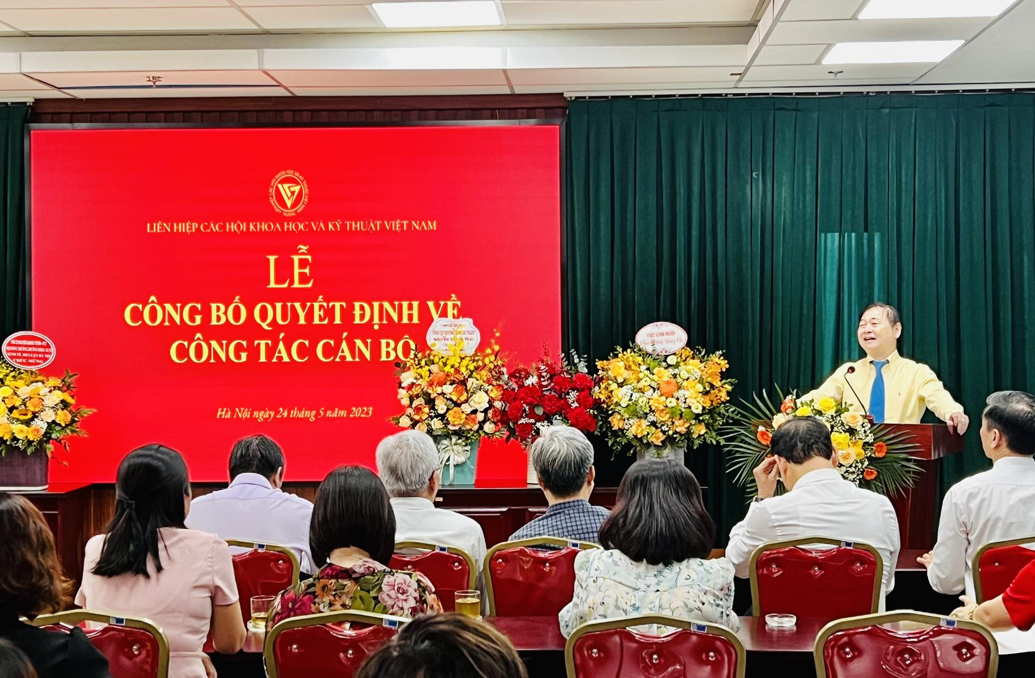 Toàn cảnh hội nghị.