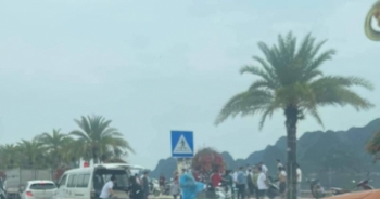 Quảng Ninh: Kịp thời cứu sống 2 học sinh bị đuối nước khi đi tắm biển