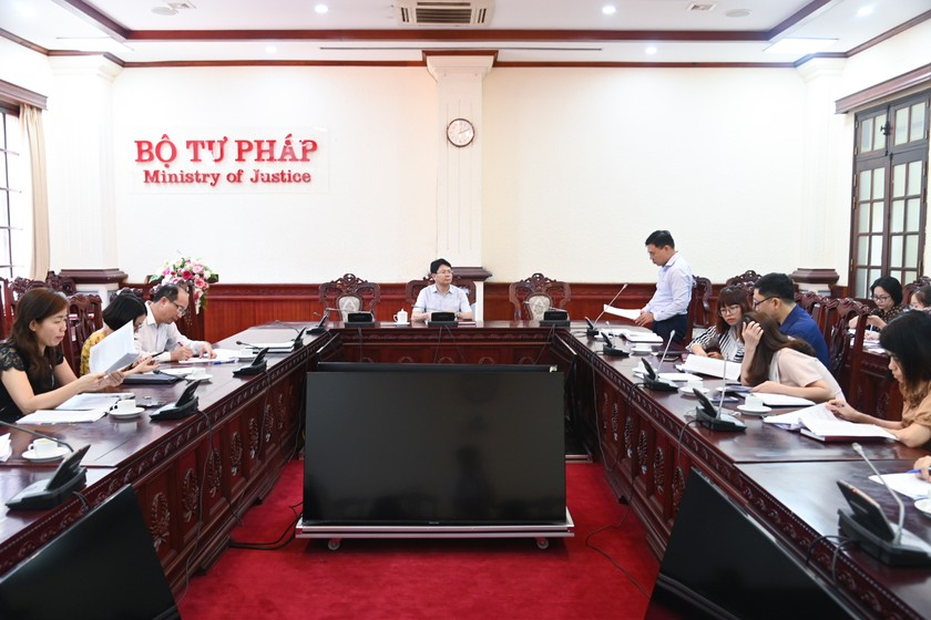 2dcf508b-4e68-40d9-81a4-536e32515f97-9772.