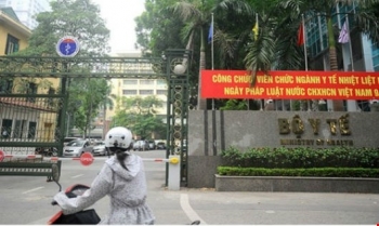 Cục Dược “câu giờ” để doanh nghiệp “xả” hàng?