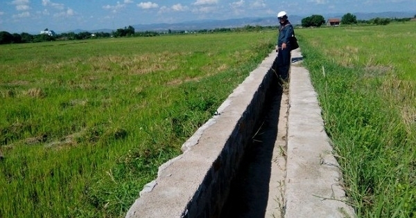 Làm kênh tưới tiêu 27 triệu, khai khống... hơn 1 tỉ đồng
