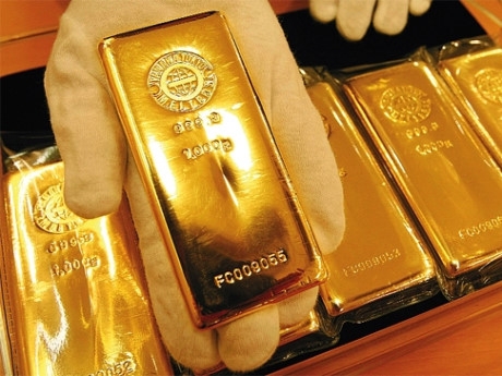 Gi&aacute; v&agrave;ng chưa thể tho&aacute;t đ&aacute;y 3 th&aacute;ng