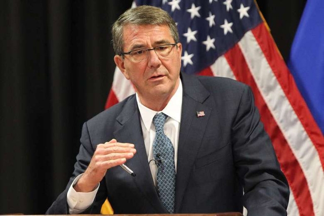 Bộ trưởng Quốc ph&ograve;ng Mỹ Ash Carter đ&atilde; l&ecirc;n tiếng rất mạnh mẽ về c&aacute;c động th&aacute;i qu&acirc;n sự của Trung Quốc ở Biển Đ&ocirc;ng. (Ảnh: AFP)