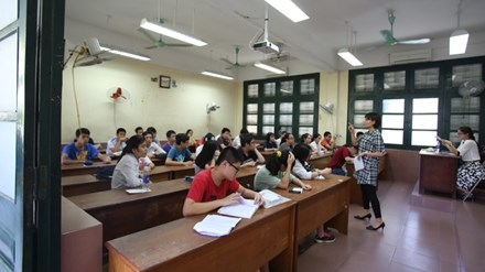 Thi v&agrave;o lớp 10 tại THPT chuy&ecirc;n ĐH Sư phạm.