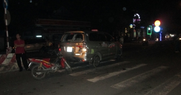 Bình Dương: Tai nạn liên hoàn, 2 người nguy kịch