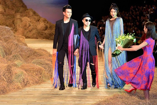 Biểu cảm ngỡ ng&agrave;ng của Đỗ Mạnh Cường khi nh&igrave;n thấy Th&uacute;y V&acirc;n. Ảnh: Thanh T&acirc;m