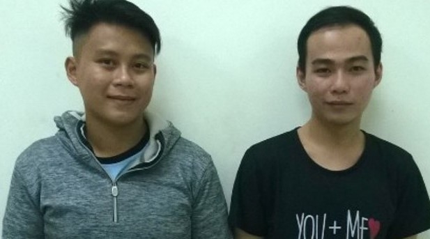 Hai đối tượng T&agrave;i v&agrave; Tr&iacute; tại cơ quan chức năng.