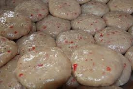 Chả cá sử dụng chất phụ gia không rõ nguồn gốc