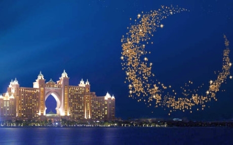 Lễ ch&agrave;o đ&oacute;n th&aacute;ng ăn chay Ramadan tại Dubai. (Ảnh AP)