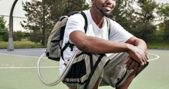 Chàng trai sống với quả tim giả trong ba lô 555 ngày