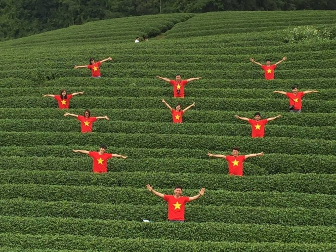 Con người Việt Nam th&acirc;n thiện c&ugrave;ng chất lượng dịch vụ du lịch tại Việt Nam đang dần được n&acirc;ng cao.