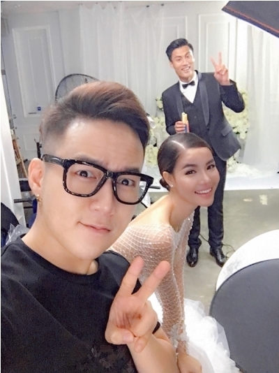 Được biết chiếc v&aacute;y cưới Kỳ H&acirc;n mạc ch&iacute;nh l&agrave; thiết kế mới nhất của NTK Chung Thanh Phong.