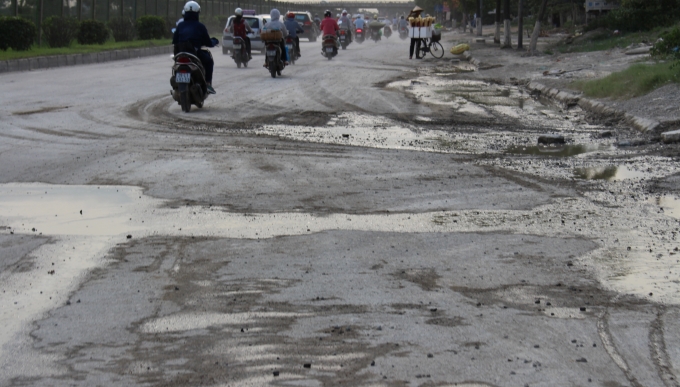 Trạm trộn b&ecirc; t&ocirc;ng Sotraco kh&ocirc;ng x&acirc;y dựng c&ocirc;ng tr&igrave;nh xử l&yacute; chất thải theo quy định.