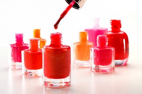 C&aacute;c nh&agrave; khoa học đ&atilde; ph&aacute;t hiện ra trong 10 mẫu sơn m&oacute;ng tay th&igrave; c&oacute; tới 8 mẫu chứa chất TPHP n&agrave;y.