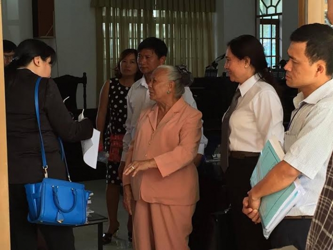 Phi&ecirc;n t&ograve;a x&eacute;t xử lại bị ho&atilde;n.