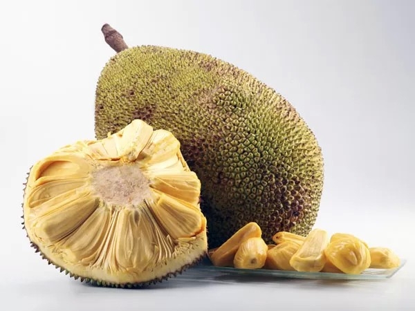 Nhằm tăng lợi nhuận, nhiều người đ&atilde; d&ugrave;ng h&oacute;a chất để &eacute;p hoa quả ch&iacute;n.&nbsp;