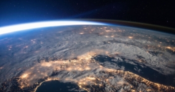 Ngắm Trái Đất đẹp mê hồn từ Trạm Vũ trụ Quốc tế