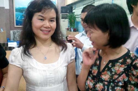 Nh&agrave; ngoại cảm Phan Thị B&iacute;ch Hằng l&agrave;m gi&aacute;m đốc, Đặng L&ecirc; Nguy&ecirc;n Vũ 'hạ bệ' vợ