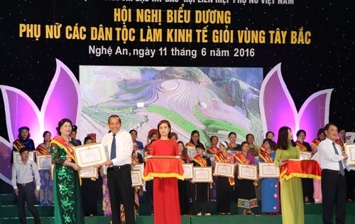 Biểu dương gần 200 phụ nữ Tây Bắc làm kinh tế giỏi