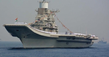 Rò rỉ khí độc trên tàu sân bay Ấn Độ