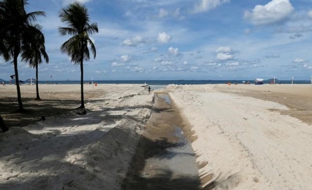 Vi khuẩn kh&aacute;ng thuốc được ph&aacute;t hiện tr&ecirc;n nhiều b&atilde;i biển của th&agrave;nh phố Rio de Janeiro. Ảnh: Reuters