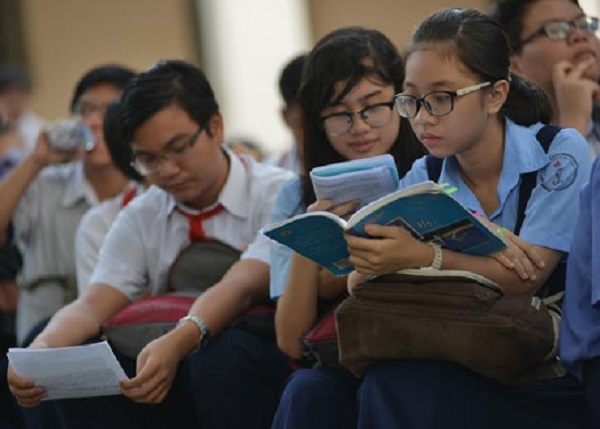 Cần t&aacute;ch bạch chuyện dạy th&ecirc;m trong trường học v&agrave; ngo&agrave;i nh&agrave; trường (Ảnh: Đinh Quang Tuấn).