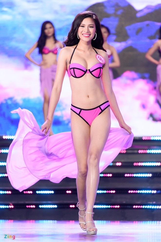 Nguyễn Thị Th&agrave;nh sinh năm 1996, cao 1,71 m, số đo 80-63-87. Người đẹp đến từ Bắc Ninh đang theo học Đại học Kinh doanh v&agrave; C&ocirc;ng nghệ H&agrave; Nội.